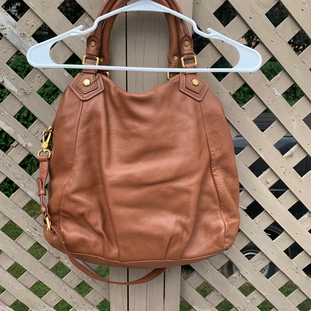 Buttery soft Marc by Marc Jacobs cognac bag - Picture 3 of 8